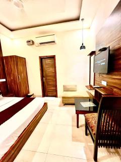 Hotel WoodCrest Chandigarh Zirakpur - 7