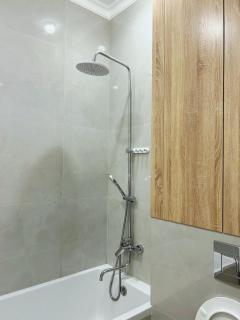 Стильная квартира с балконом в верхней части города - 8