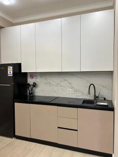 Стильная квартира с балконом в верхней части города - 3