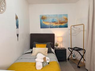 Modern Room in Shared Apartment Near NYC - 1