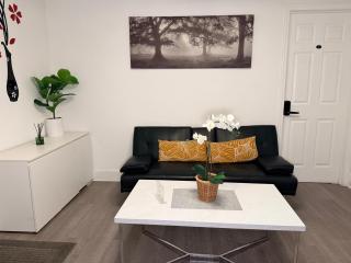 Modern Room in Shared Apartment Near NYC - 5