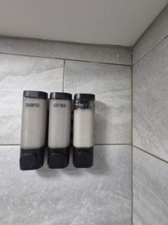 The Orange Outpost - Modern Studio Near Alhambra - 1