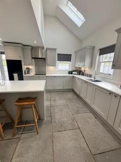 Gelli Genlas -Charming Farmhouse with Modern Twist - 3