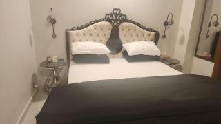 Luxury Clifton 2-BR Flat - 6