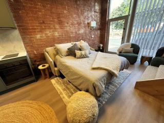 Mylan on Marine - Historic Charm, Modern Heart - 3