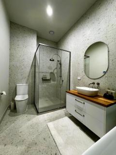 Mylan on Marine - Historic Charm, Modern Heart - 1