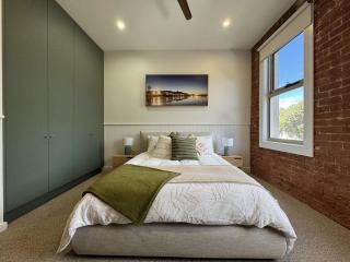 Mylan on Marine - Historic Charm, Modern Heart - 8