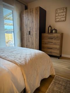 Luxury modern home log fire & outdoor living - 1