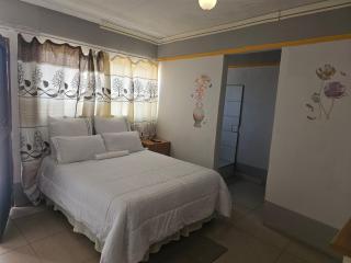 TURFLOOP guest house - 9