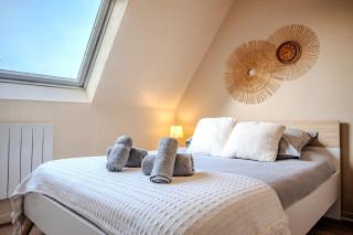 Cocon Sous les Toits - Proche Centre Ville - Parking Gratuit - Commerces à Proximité - 0