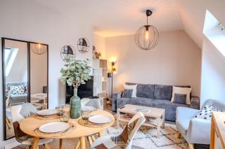 Cocon Sous les Toits - Proche Centre Ville - Parking Gratuit - Commerces à Proximité - 9