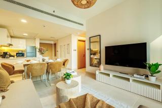 Beautiful Moments - Brand New - 5 min to ADGM, Cleveland, Galleria - 3 min walk to the Beach - Heart of Al Reem - 2BDR - 6 pax - 3