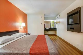 Motel 6-Springfield, MO - North - Springfield - 3