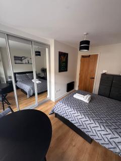 Cosy Private Room with private Bathroom - Your Perfect Gateway! - 9