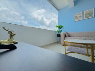 The Colombo Charm - 0