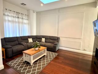 Stylish Subiaco Gem - 4