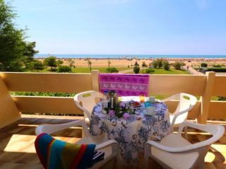 Modern accommodation beach front - 0