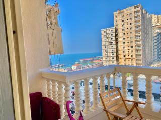 Comfort Direct Sea view Serviced Apartments Close to montaza palace and easy access to all sites with security - 1