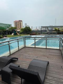 Staycation and WFH with Netflix and WiFi and Pool for up to 4 guests - 6