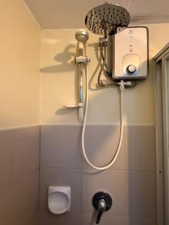 Staycation and WFH with Netflix and WiFi and Pool for up to 4 guests - 4