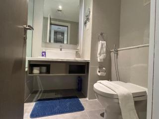 Contemporary Studio in Business Bay - Burj Khalifa View - Gym & Pool - 2