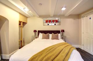 Chester Apartments - 6