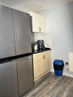 Modern 1 Bedroom Flat in East London - 2