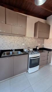 Casa en Tandil amplio patio verde parrilla y wifi - 1