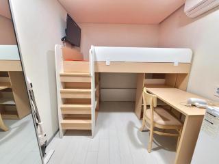 YELLOW MONSTER in HONGDAE - 4