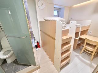 YELLOW MONSTER in HONGDAE - 3