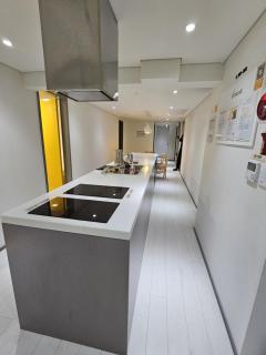 YELLOW MONSTER in HONGDAE - 2