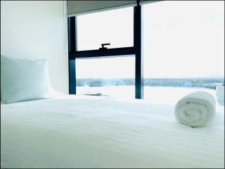 Waterview Family Residence at Rhodes with 3 bedrooms, Parking - 1