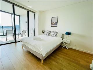 Waterview Family Residence at Rhodes with 3 bedrooms, Parking - 3