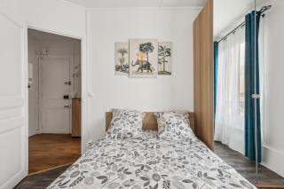 Paris Elegant 1BR in front of Montparnasse - Metro 2min - 50" TV - 2