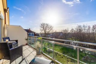 Wohlfühl-Ferienwohnung in Strandnähe mit großem Sonnenbalkon und Blick ins Grüne - 0