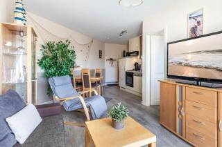 Wohlfühl-Ferienwohnung in Strandnähe mit großem Sonnenbalkon und Blick ins Grüne - 1