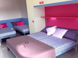 Modern stay by beach and shops - 4