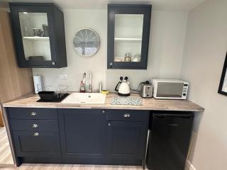 Peaceful Garden Cottage - 7