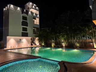 La Millionaire Resort - 2