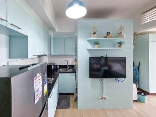 Stunning View 1BR Venice Luxury Residences BGC Ultra Fast WiFi and Washer - 6