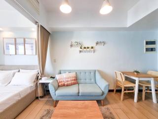 Stunning View 1BR Venice Luxury Residences BGC Ultra Fast WiFi and Washer - 1