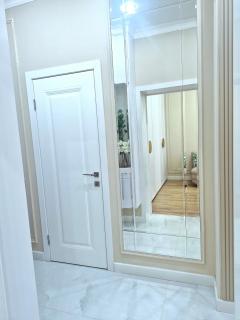 В самом центре города с дизайнерским ремонтом - 1