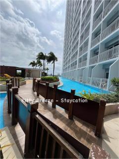 Kitty Breeze Staycation - 5