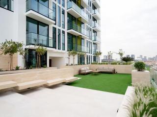 Elegant Studio Stay in Binghatti Tulip Dubai - 1