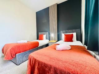 3 bedroom High Ceiling Flat with Seaview - 7