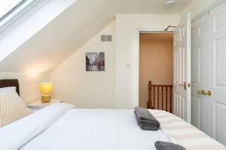 4 Bedroom Townhouse In Stirling - 3