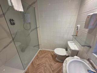 Rooms & Apartments Malone Road - 9