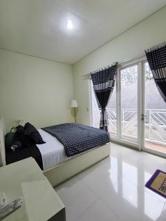 Villa Gamelas Kusuma Pinus Batu - 3