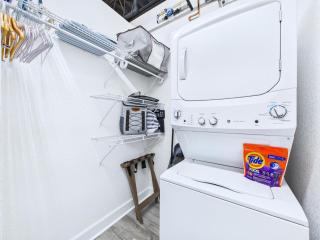 Loft Getaway Near Port & Beach -Unit 203 - Cap Carnaveral - 4