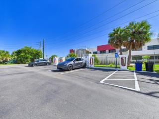 Modern Loft near Port, Beach, & Dining -Unit 201 - 2